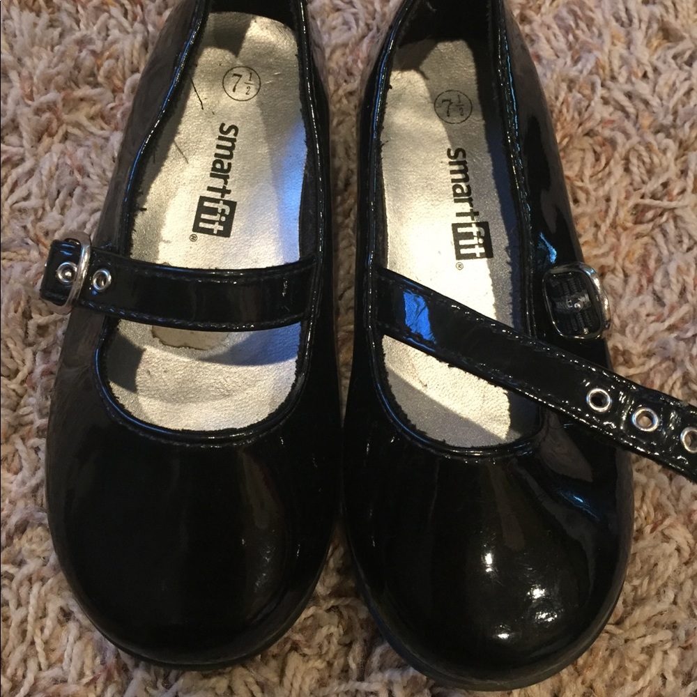 Little girls black dress shoes-like new!